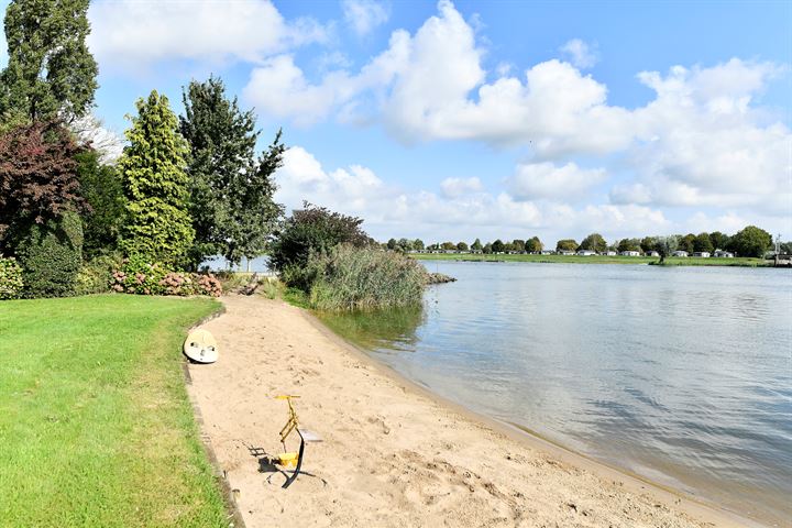 Bekijk foto 3 van Maasdijk 104