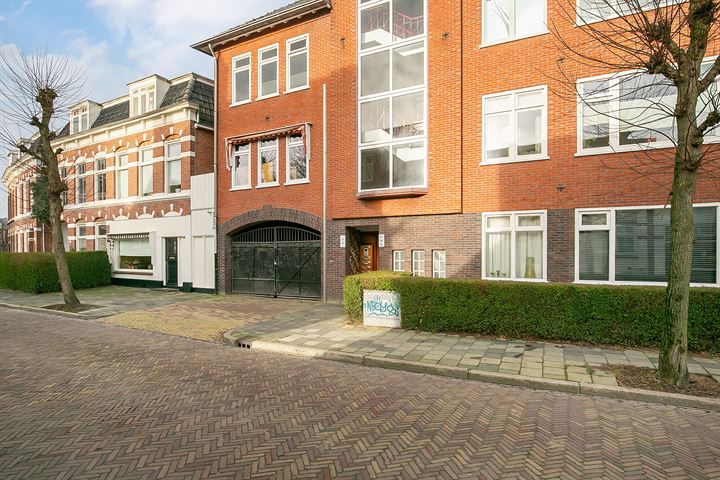 Bekijk foto 1 van Emmastraat 38-C