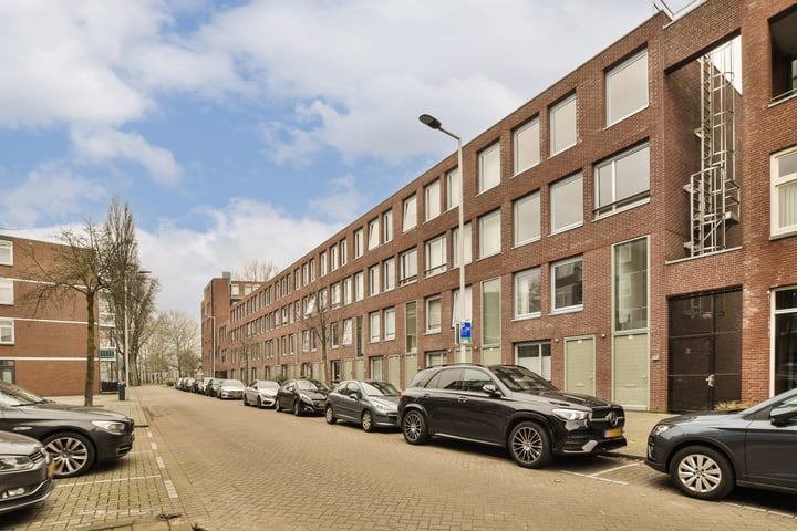 Bekijk foto 2 van Zinkerstraat 11