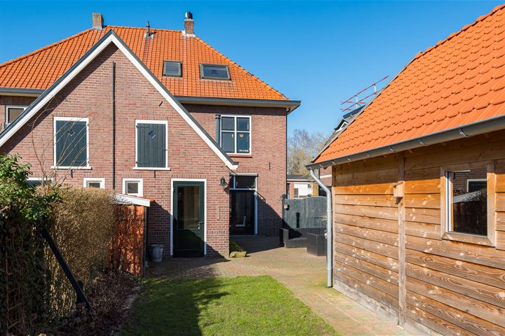 View photo 56 of Emmastraat 10