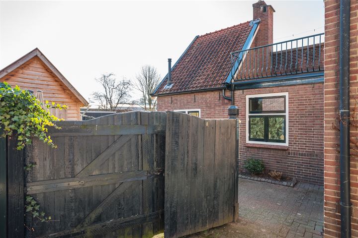 View photo 52 of Emmastraat 10