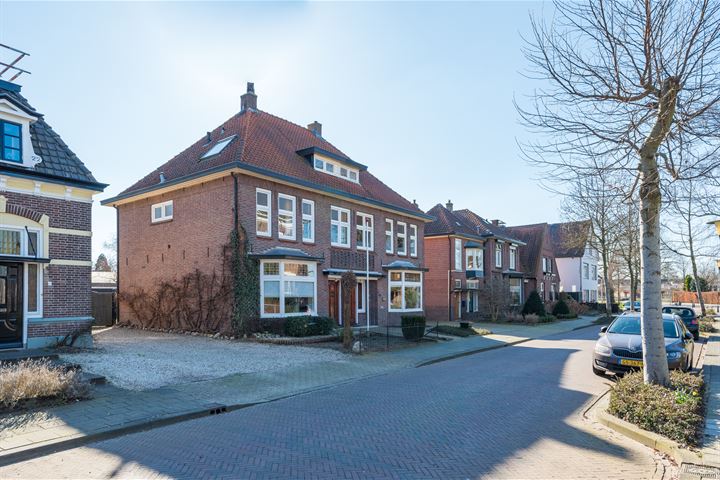 View photo 49 of Emmastraat 10