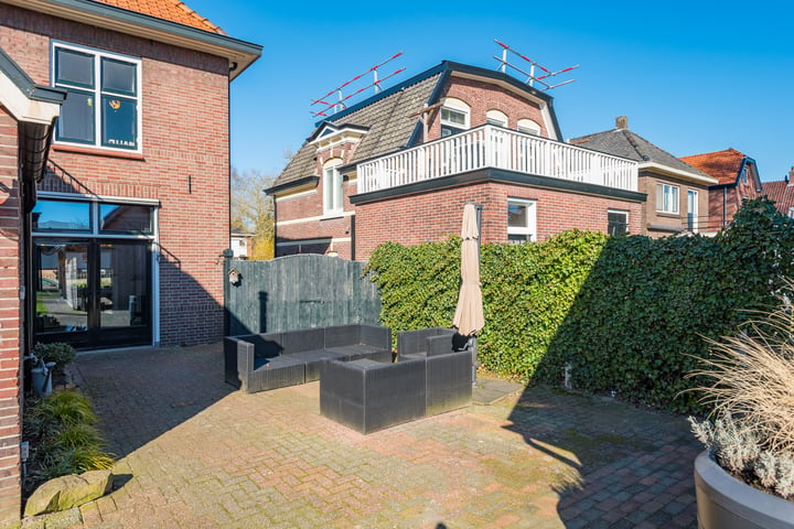 View photo 55 of Emmastraat 10