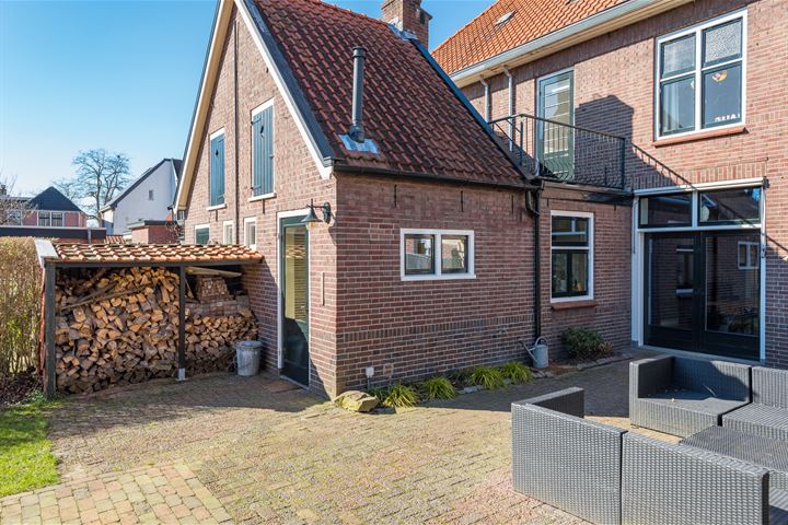 View photo 54 of Emmastraat 10