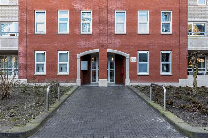 Bekijk foto 3 van v.d.Spiegelstraat 19-B