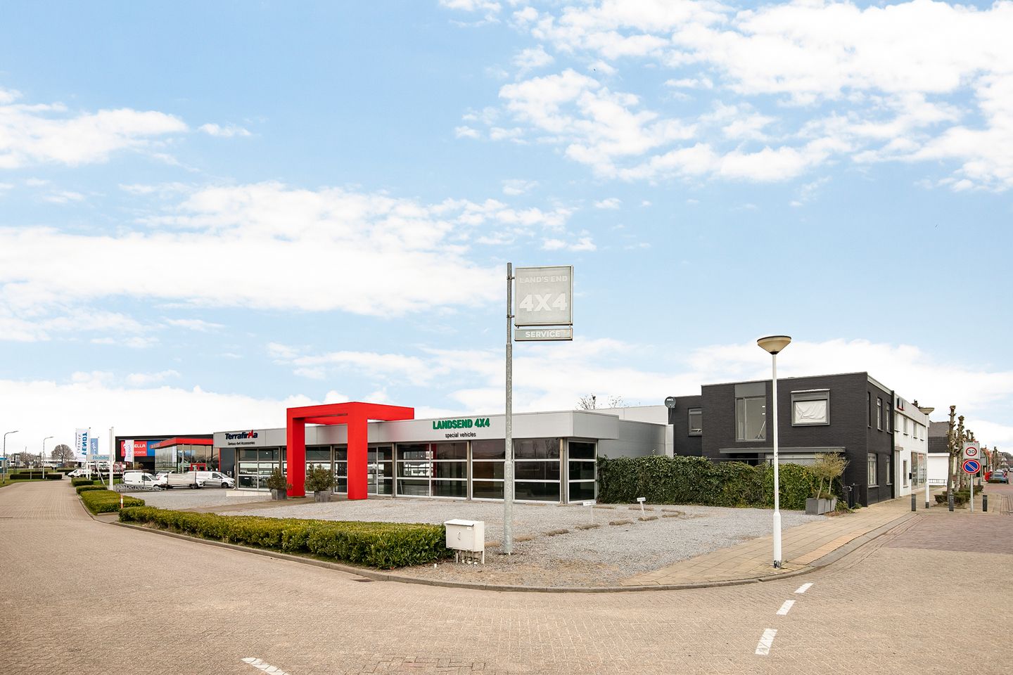 View photo 2 of Steensedijk 108