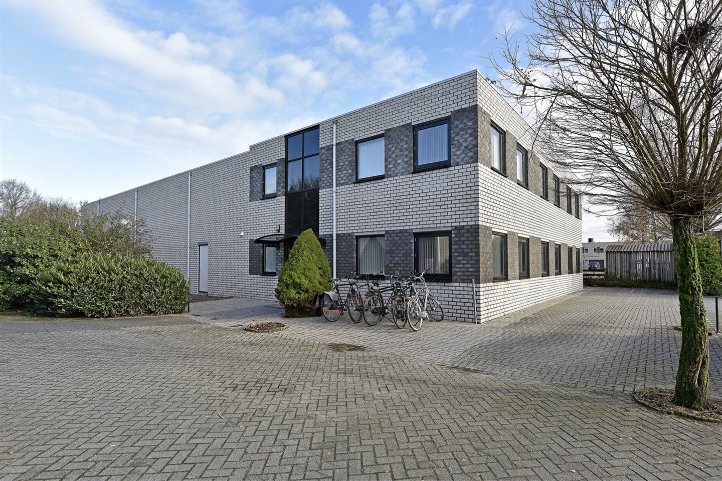 View photo 1 of Ambachtsweg 8