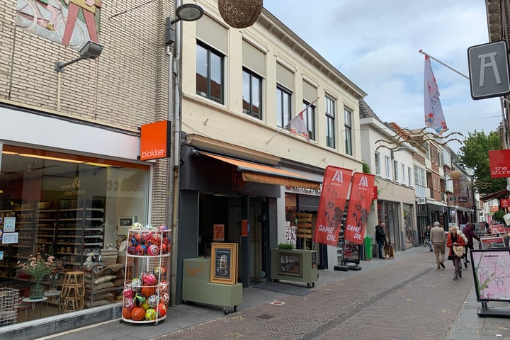 Waterstraat 42 /42a, Tiel