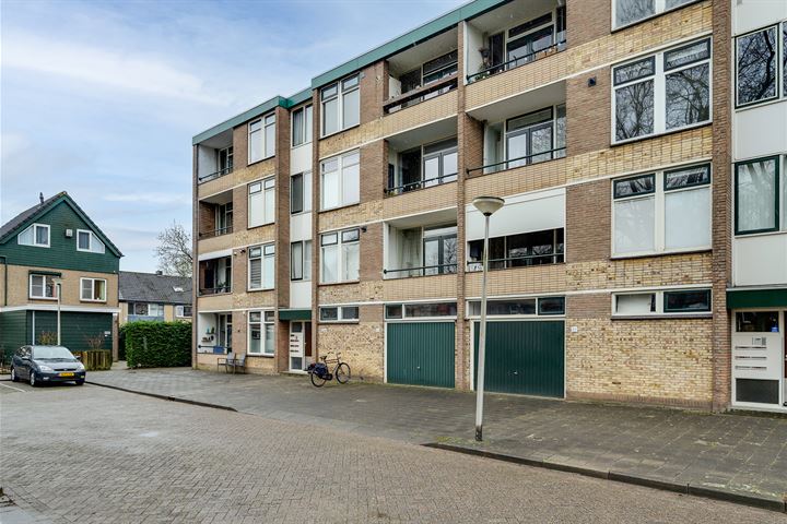 Bekijk foto 12 van Piet Heynstraat 64