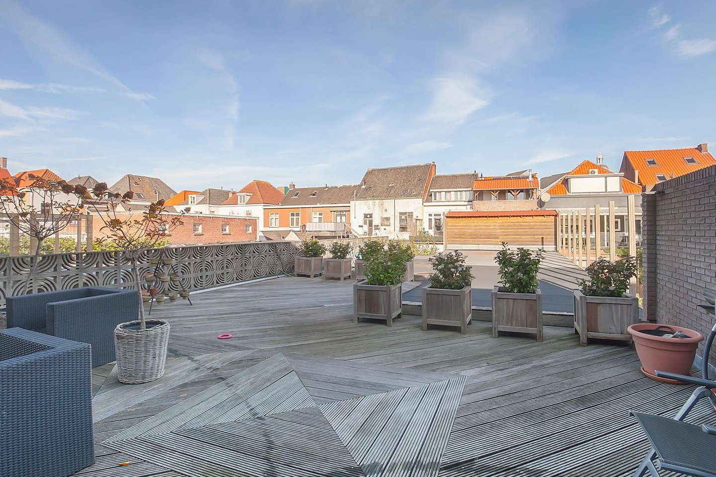 View photo 2 of Van Dedemstraat 180