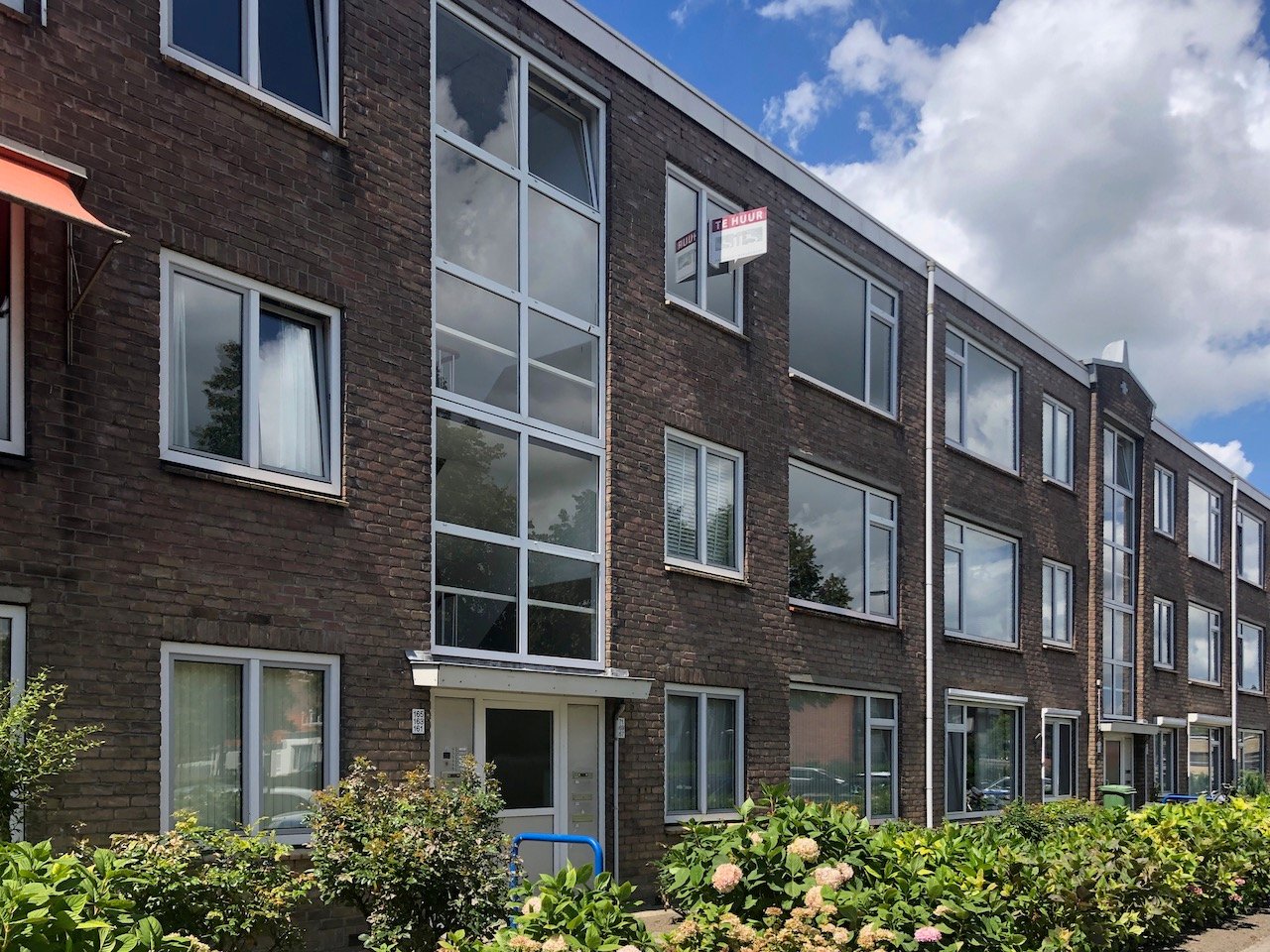 Bekijk foto 1 van Bloemenlaan 171