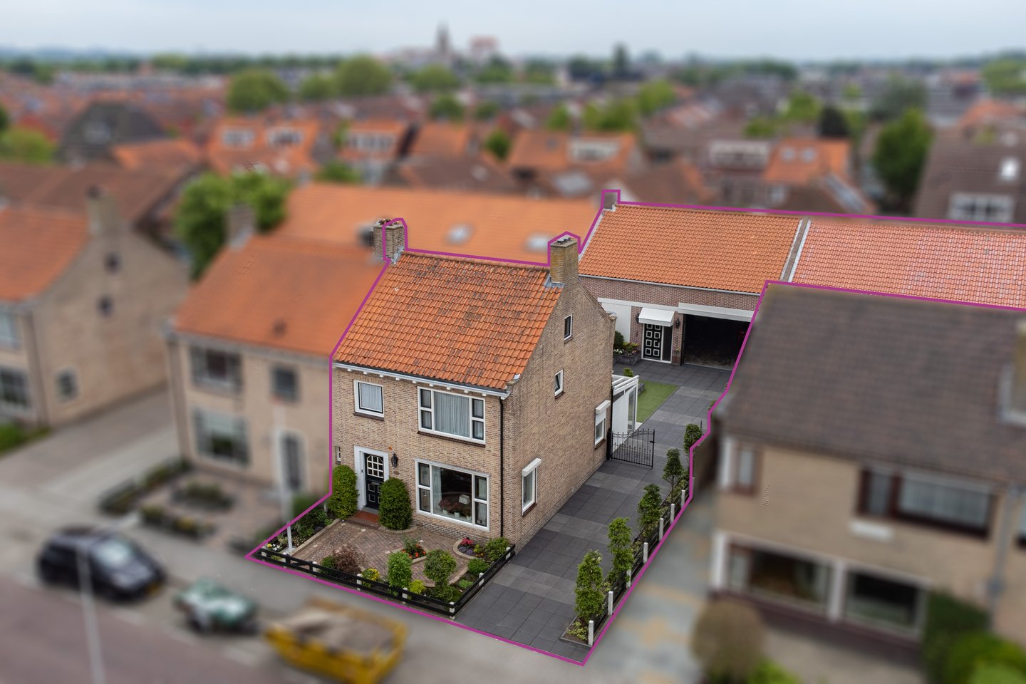 Bekijk foto 1 van Burgemeester Meijboomstraat 12 +Loods