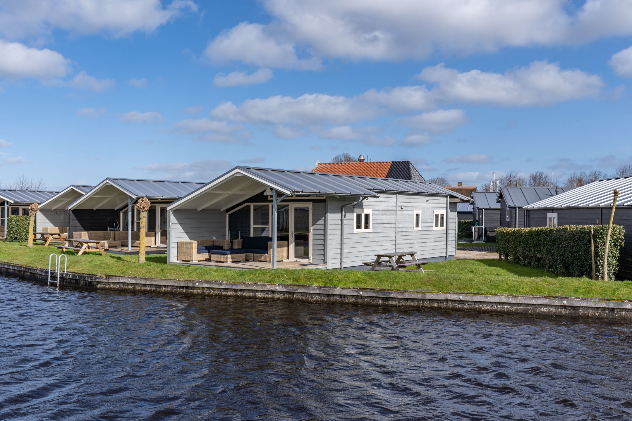 3-bedroom freehold villa in Terkaple — photo 1 of 5