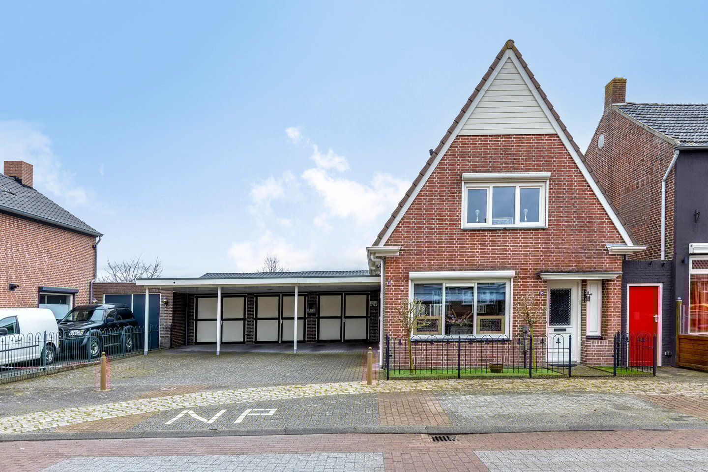 View photo 1 of Moerstraatseweg 96
