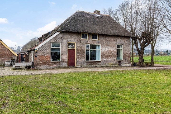 Bekijk foto 3 van Beukenlaan 4
