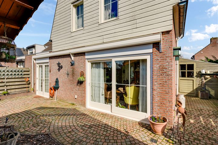 Bekijk foto 40 van Connorstraat 18