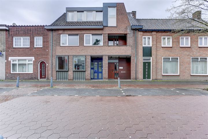 Stationsstraat 49-&49a, Rijen