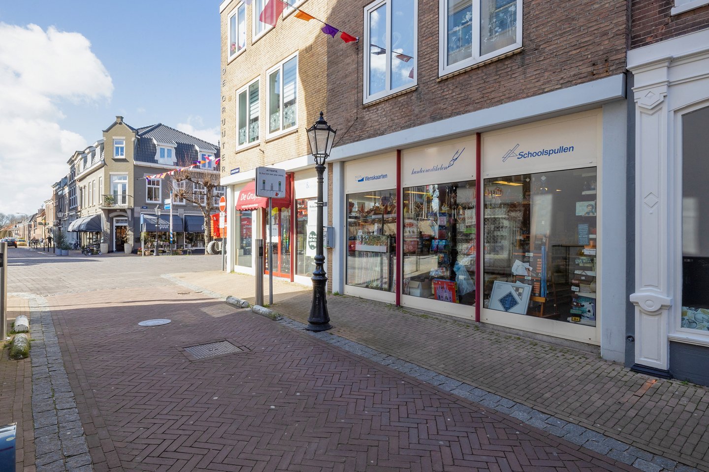 Bekijk foto 3 van Lopikerstraat 2