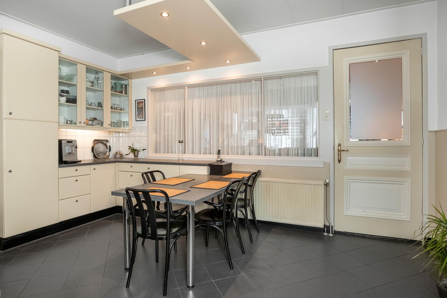 Photo 10 of Nieuwstraat 40