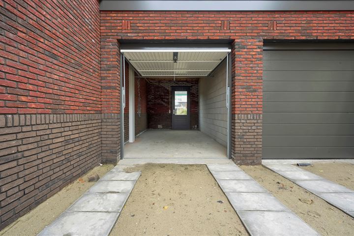 Bekijk foto 49 van Abdis Heilwichstraat 32