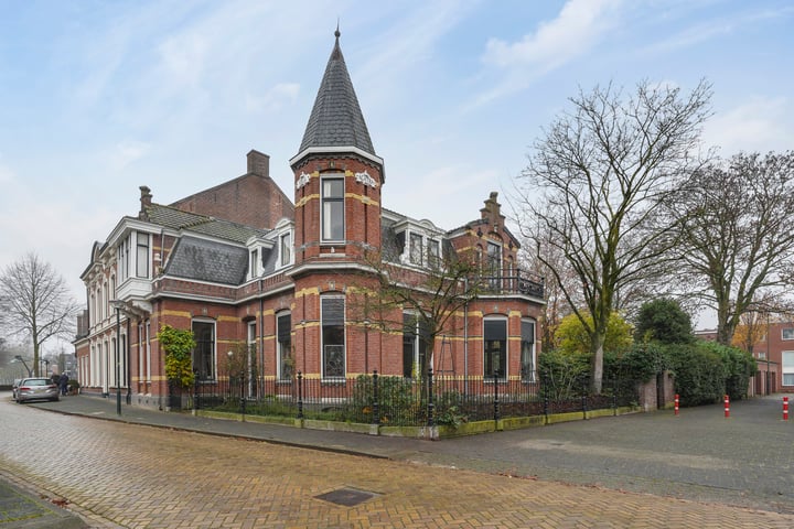 Bekijk foto 1 van Kerkstraat 12