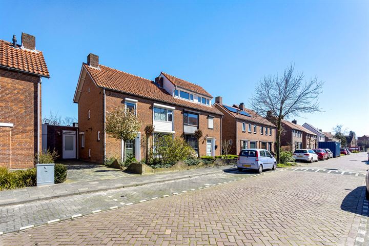 Bekijk foto 1 van Hoogstraat 67