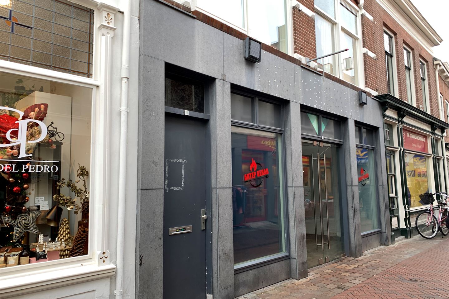 View photo 1 of Sint Adriaanstraat 17