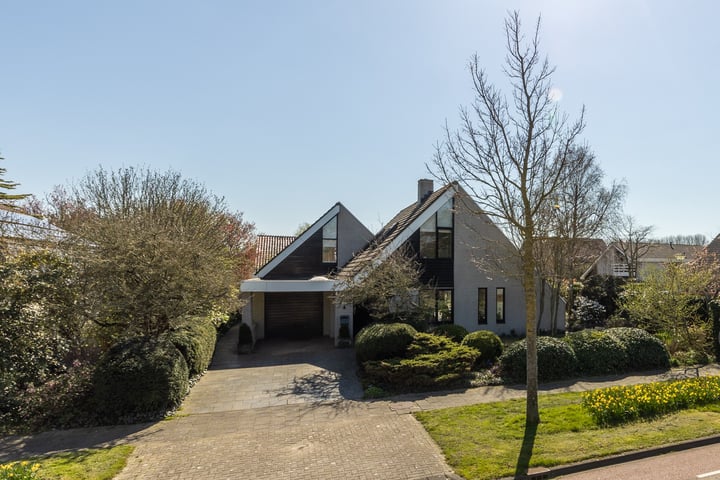 D v Voornelaan 6