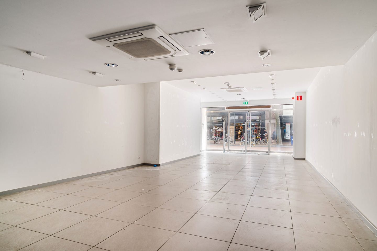 Bekijk foto 3 van Wirdumerdijk 14