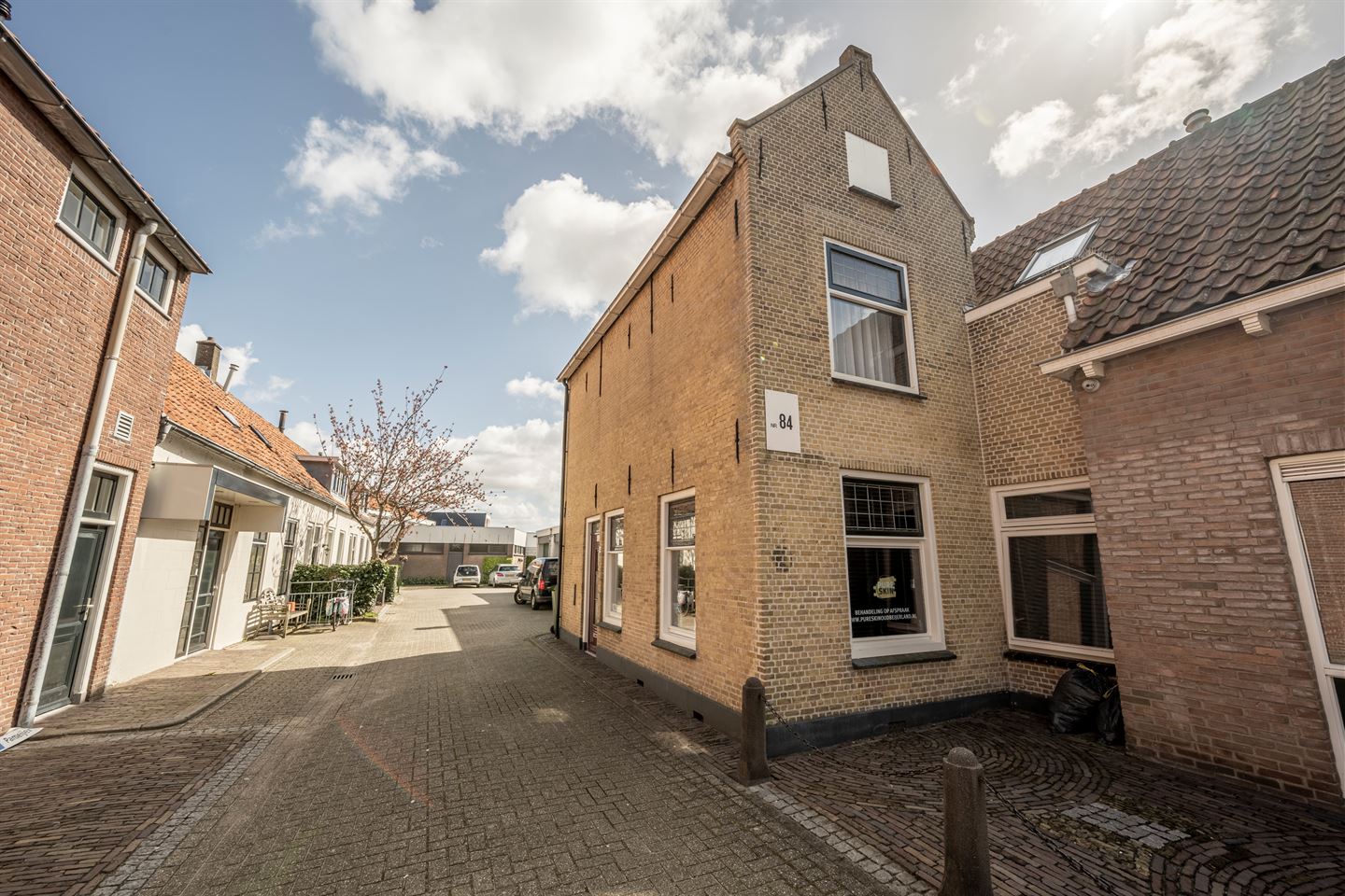 Bekijk foto 1 van Oost-Voorstraat 84