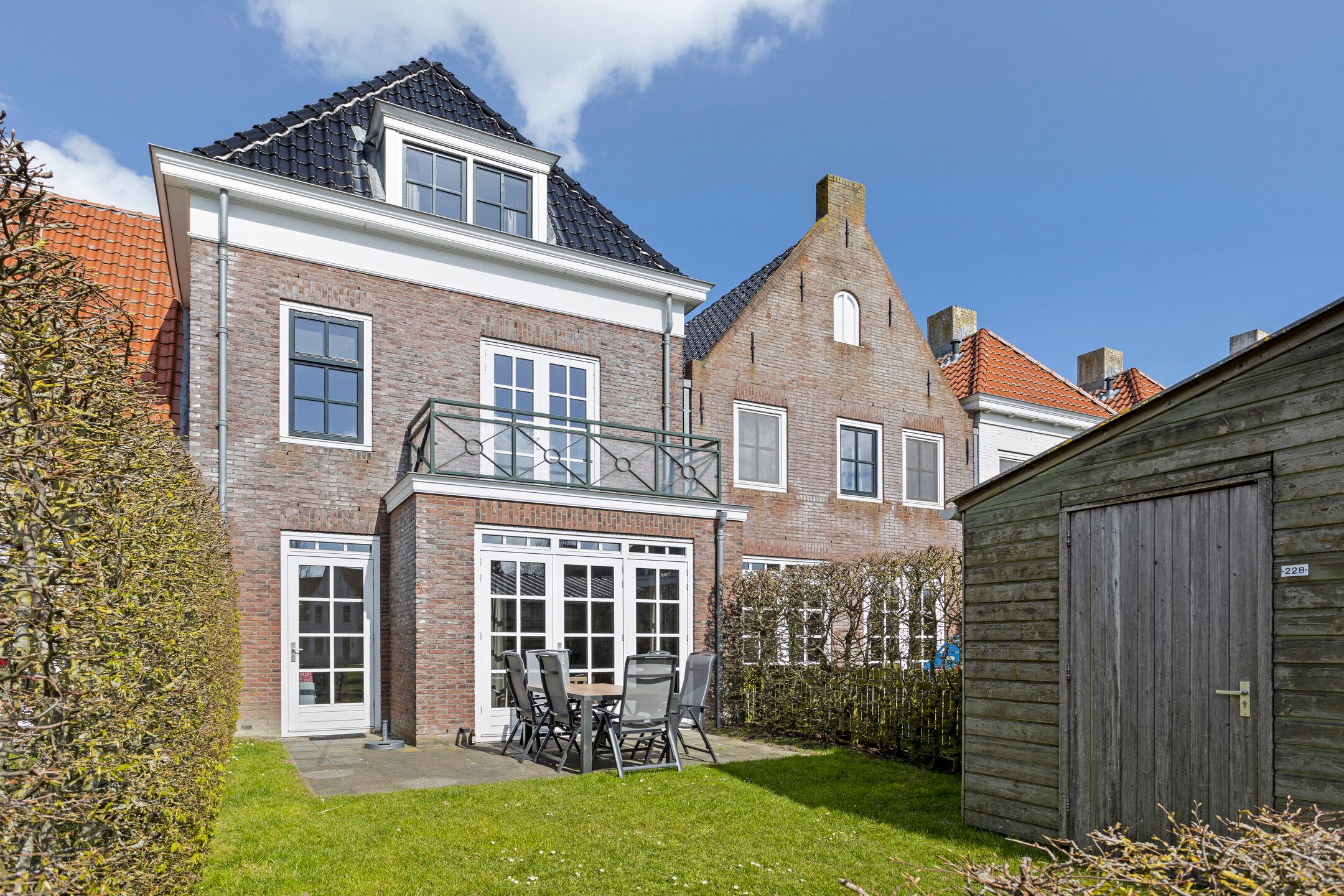 4-bedroom freehold villa in Eanjum — photo 1 of 5