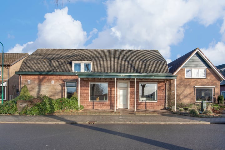 Dorpsstraat 22