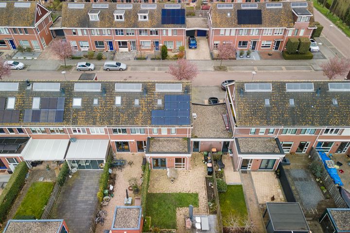 Bekijk foto 45 van Regenboog 18