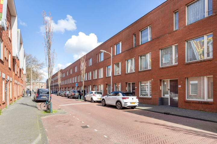 Bekijk foto 25 van Viljoenstraat 110