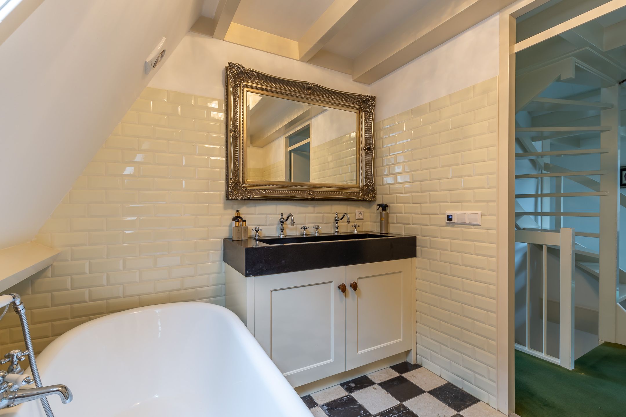 Photo 42 of Hendrik Schoutenstraat 7