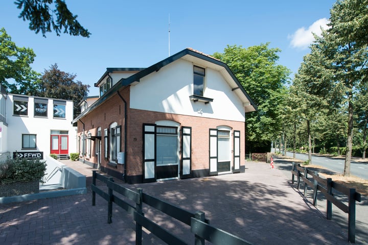 Lage Naarderweg 75