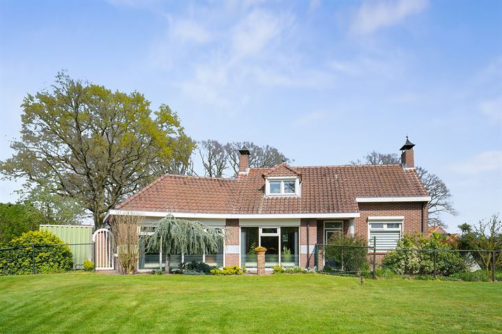 Bekijk foto 1 van Moostdijk 11