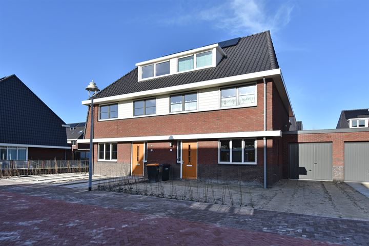 Bekijk foto 41 van Abdis Heilwichstraat 9