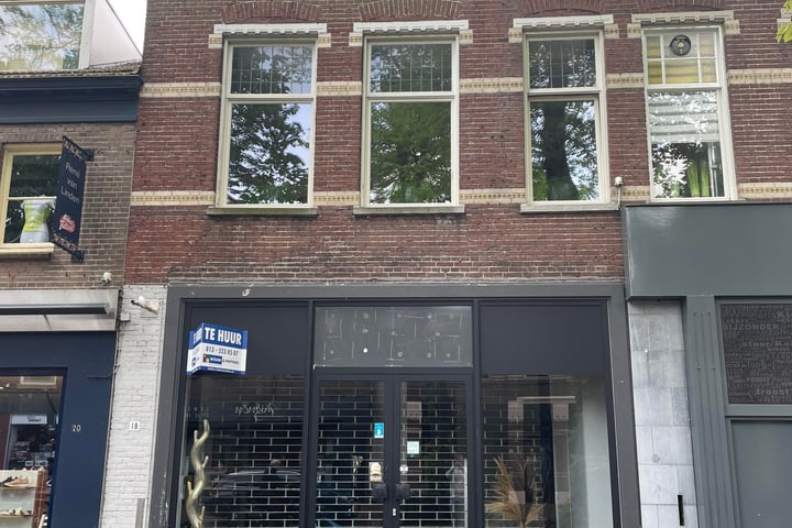 Dorpsstraat 18