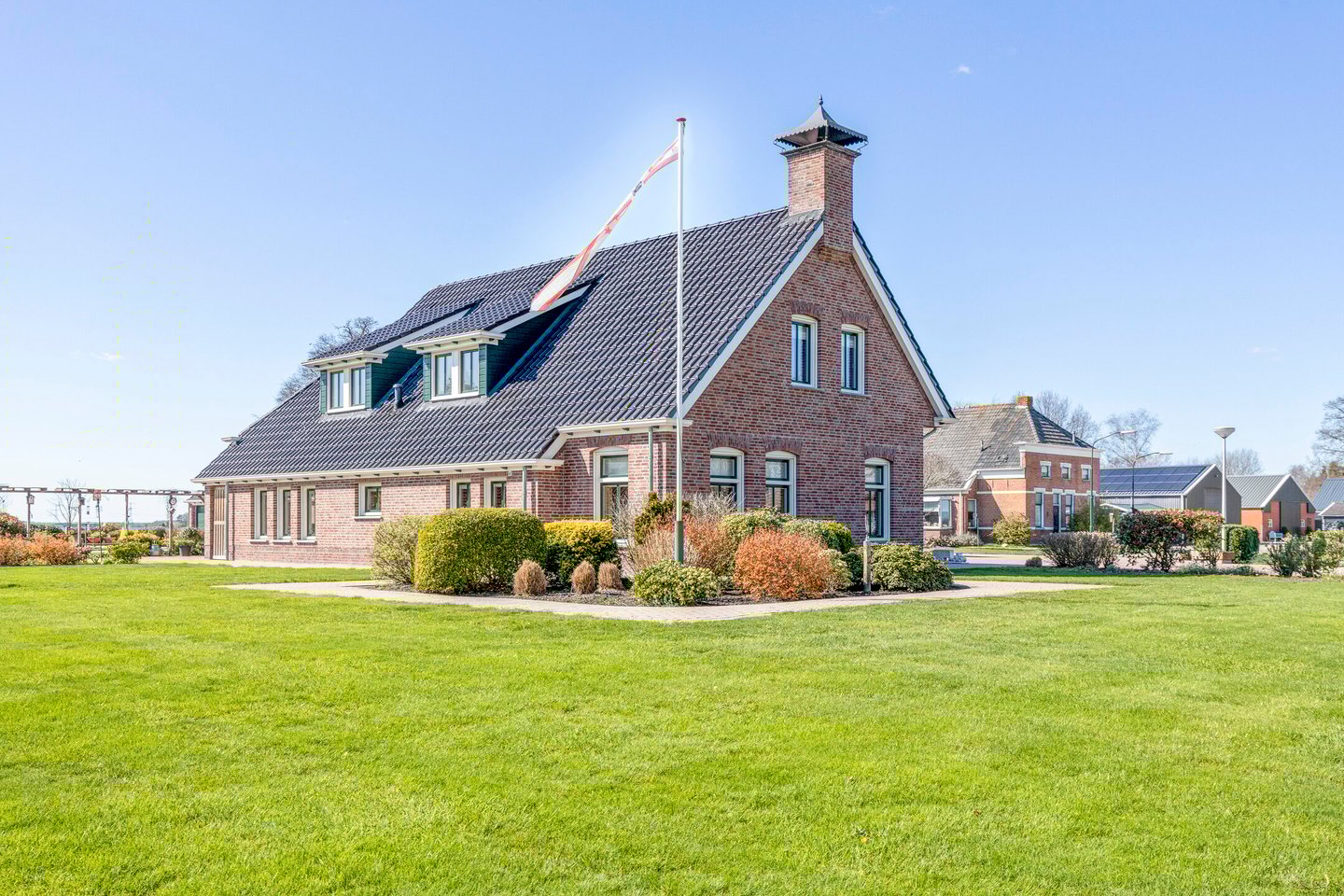 Bekijk foto 2 van Roswinkelerstraat 52