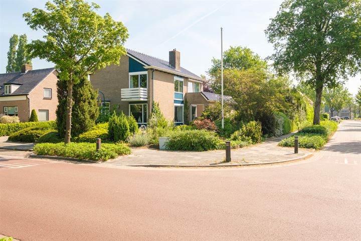 Bekijk foto 3 van Meester van Ekstraat 1