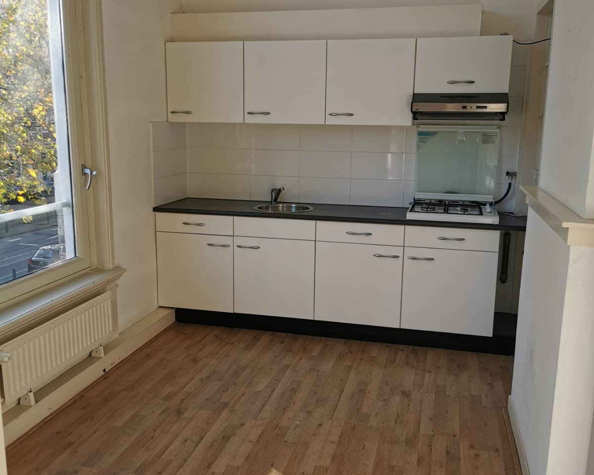 View photo 3 of Mathenesserlaan 213