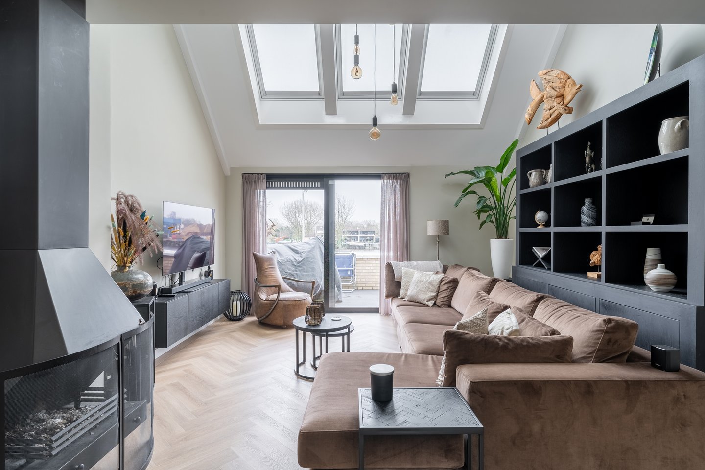 View photo 1 of Dorpsstraat 75