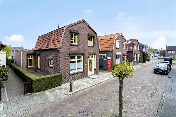 Bekijk foto 10 van Burg vd Mortelstraat 23