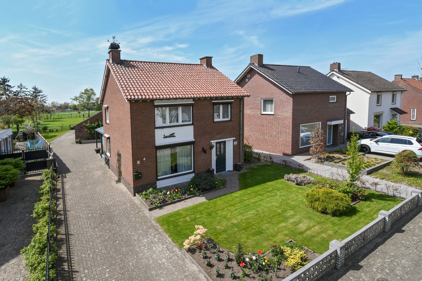 View photo 2 of Frans Strouxstraat 26