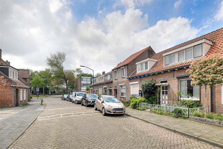 Bekijk foto 4 van Pastoor Bressersstraat 14