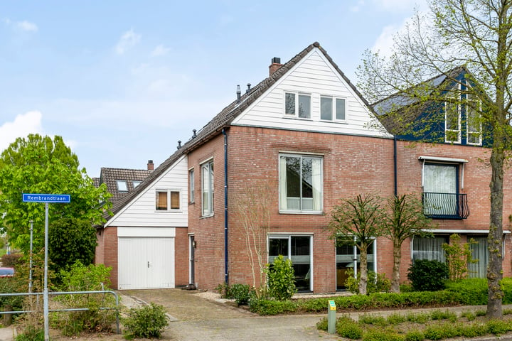 View photo 2 of Rembrandtlaan 106