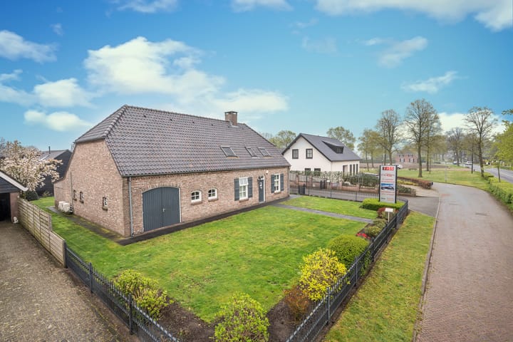 Photo 4 of Leeuwstraat 88