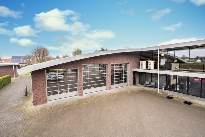 Photo 10 of Leeuwstraat 88