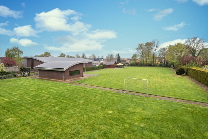 Photo 18 of Leeuwstraat 88